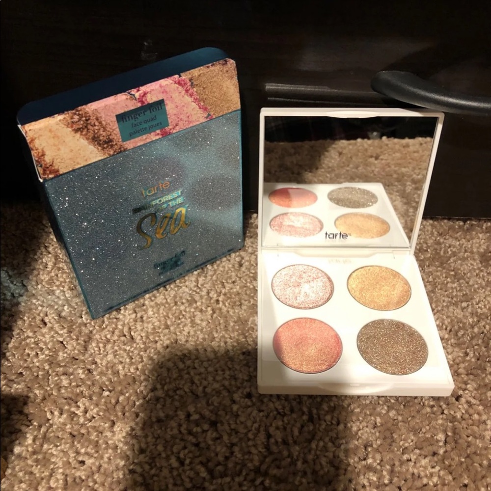 NIB tarte finger foils palette